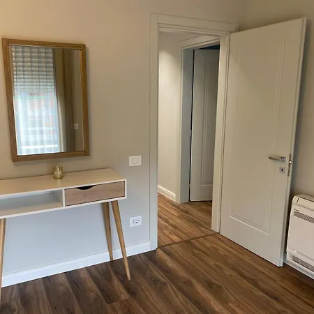 Luxury Penthouse With Terrace And Private Parking In Apartmán Tirana
